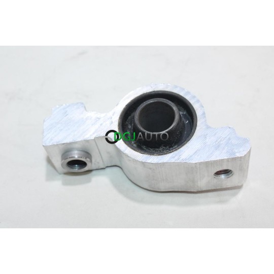 Silent bloc triangle bras de suspension Delphi TD318W pour peugeot 406