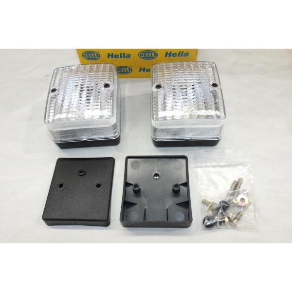 Jeu 2 feux de recul adaptable Hella 2ZR996012-111 pour volvo caterpillar bucher 