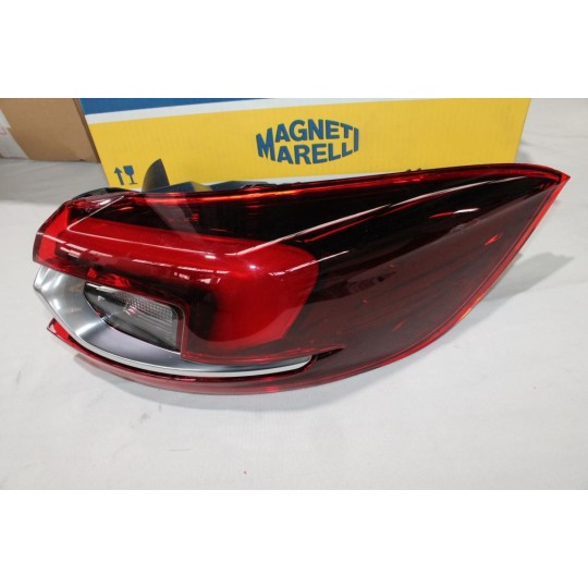 Feu lanterne arriere droit (mini eclat sur le coté) Magneti Marelli LLM721* 714020590801 pour opel insignia B sports tourer 