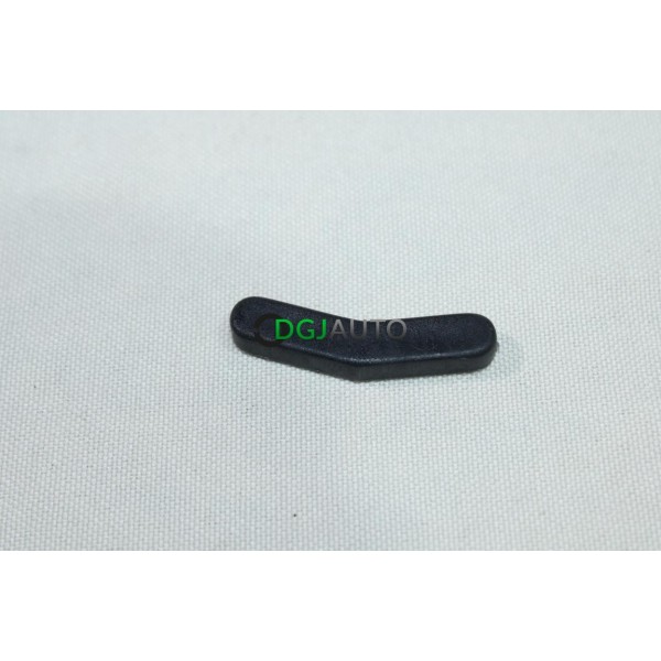 Insert en plastique inferieur pour tete demonte pneus Cemb 3013650 pour nussbaum TC300 