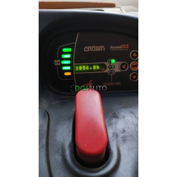 Transpalette electrique quai de chargement Crown WT 3040 series 1056H de 2015 capacité 2000KG avec son chargeur