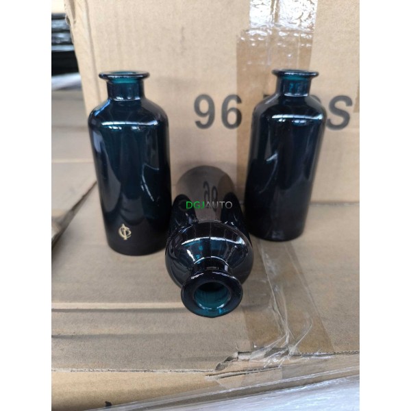 Lot 34 bouteilles flacon bleu en verre Maison Denis