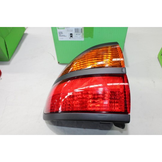 Feu lanterne arriere gauche Valeo 087367 pour renault laguna 