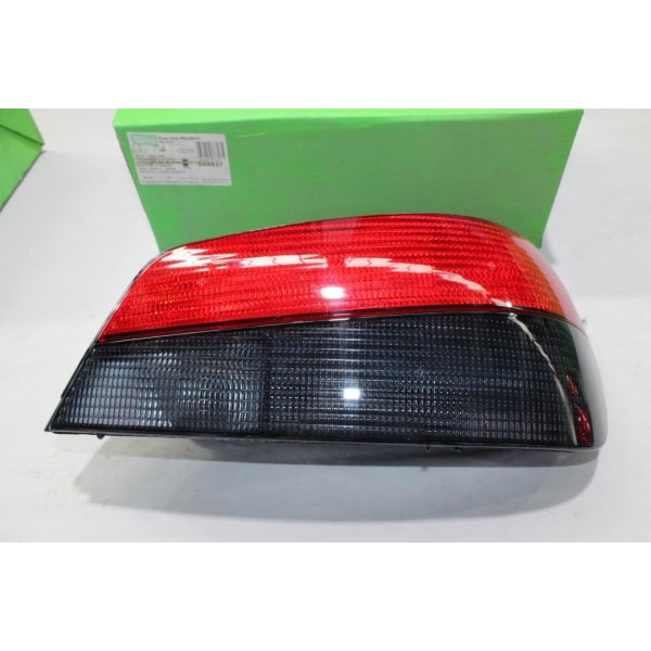 Feu lanterne arriere droit Valeo 086627 pour peugeot 306 
