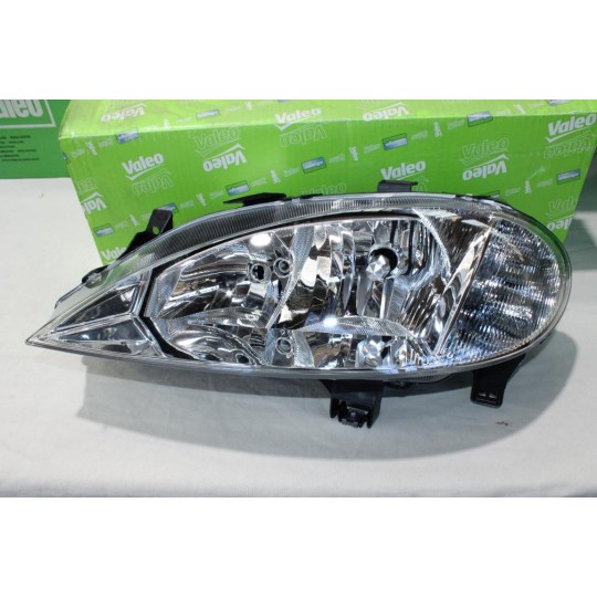 Phare projecteur avant gauche Valeo 087461 pour renault megane de 1999 à 2002 