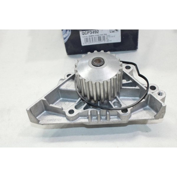 Pompe à eau avec joint Quinton Hazell QCP3492 pour lancia phedra zeta fiat scudo ulysse citroen C4 C5 C8 evasion jumpy xsara 