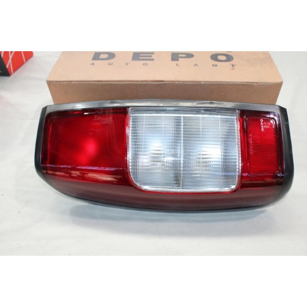 Feu lanterne arriere gauche Depo 421029 pour nissan pick up D22 