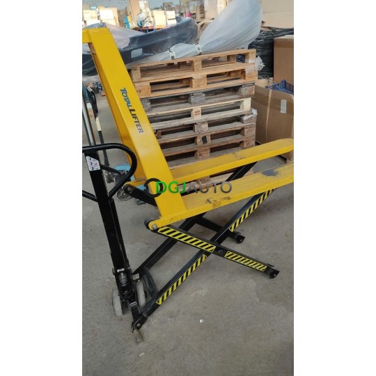 (Envoi nous consulter) Transpalette à réviser manuel levage à 80cm de haut capacité 1000kg Total lifter occasion manque 1 roue