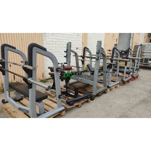 (Envoi nous consulter) 1 Banc de developpé couché incliné fixe occasion Precor avec 1 barre olympique 20kg banc propre mais