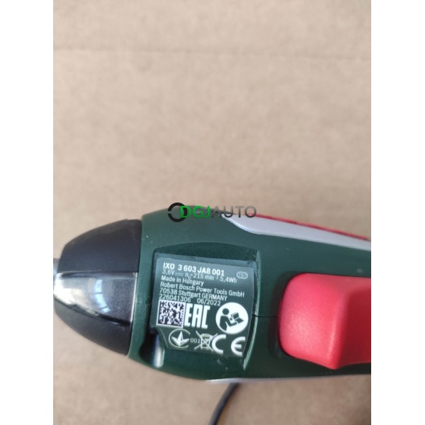 Visseuse occasion Bosch IXO 3603JA8001 avec son chargeur secteur excellent état