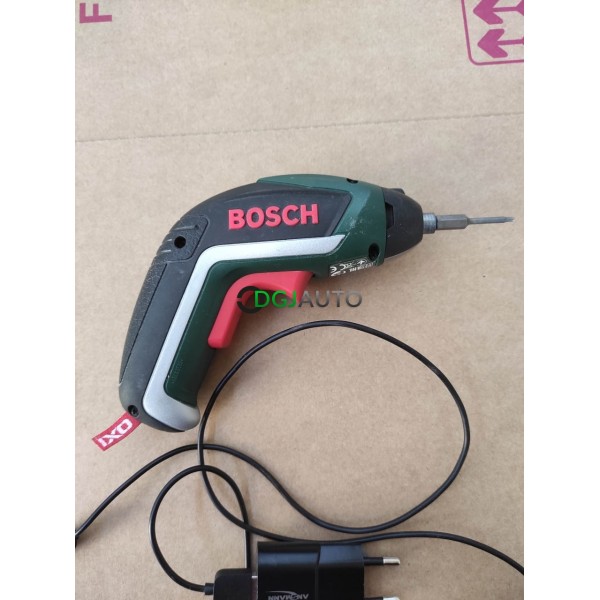 Visseuse occasion Bosch IXO 3603JA8001 avec son chargeur secteur excellent état