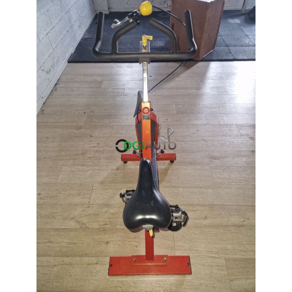 (Envoi nous consulter) Lot 10 velos de fitness biking pro spinning occasion Pulsefitness group cycle orange vendu en l'état