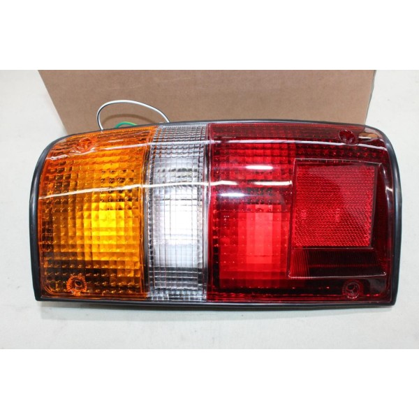 Feu lanterne arriere droit Lucid TLN11-70202 pour toyota hilux 5 6 V VI partir de 1988 