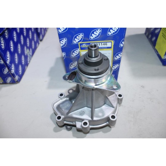 Pompe à eau Sasic 9001146 OEM 6012000220 pour mercedes 190 W201 classe E W124 200D diesel 