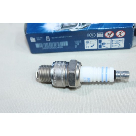 Jeu 4 bougies allumage Bosch WR8AC N°79026 0242229534 pour seat 600 volkswagen coccinelle karmann transporter T1 T2 safari 1500 