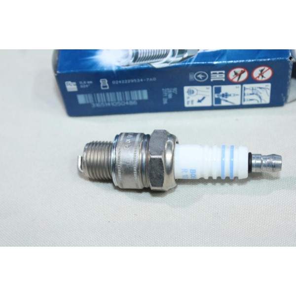 Jeu 4 bougies allumage Bosch WR8AC N°79026 0242229534 pour seat 600 volkswagen coccinelle karmann transporter T1 T2 safari 1500 