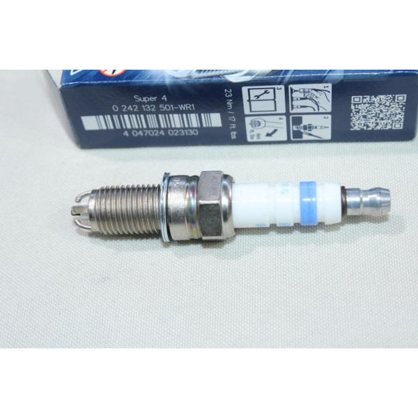 Jeu 4 bougies allumage Bosch YR78X 0242132501 pour alfa romeo mito chevrolet aveo spark daihatsu terios sirion fiat punto brava 