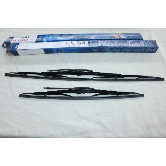 Lot 2 balais essuie glace 65cm + 45cm avec gicleurs Bosch N°651 3397118321 pour renault espace 3 III avantime 