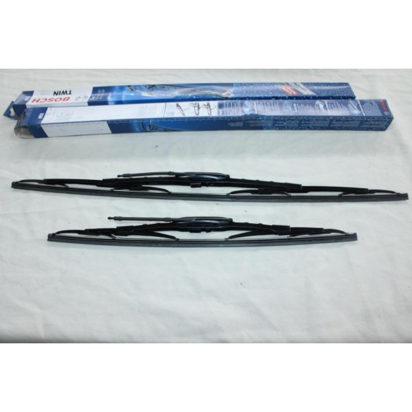 Lot 2 balais essuie glace 65cm + 45cm avec gicleurs Bosch N°651 3397118321 pour renault espace 3 III avantime 