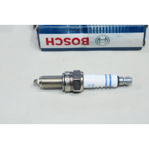 Lot 4 bougies allumage Bosch UR6DE 0242040502 pour alfa romeo 145 146 147 155 156 166 GT GTV spider 1.6 1.8 2.0 essence 