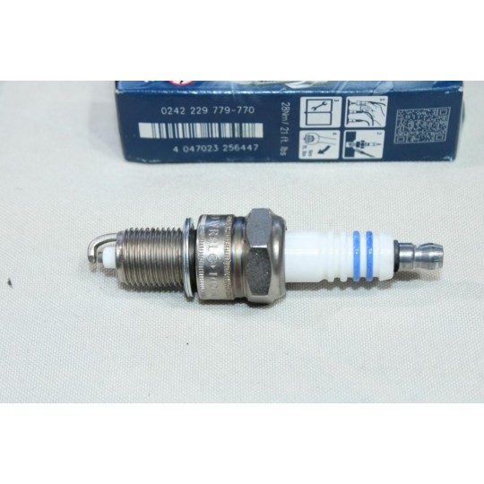 Lot 6 bougies allumage Bosch WR8LC+ 7909 +39 0242229779 pour BMW serie 3 5 6 7 Z1 E23 E24 E28 E30 E32 E34 chrysler voyager 