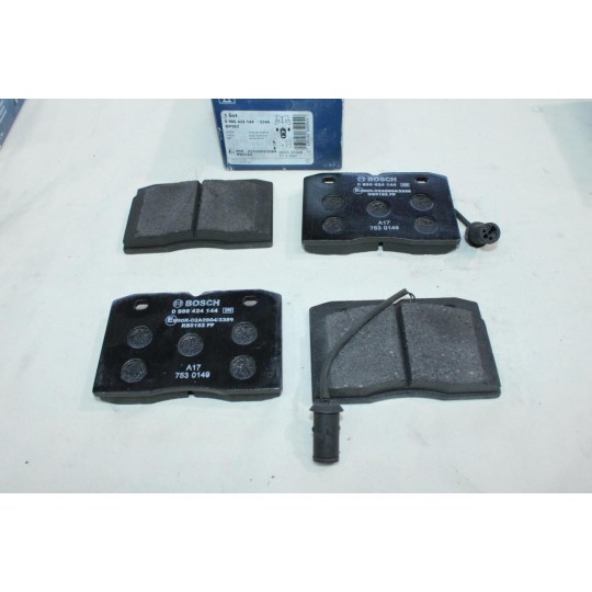 Jeu 4 plaquettes de frein avant montage brembo Bosch BP062 0986424144 pour iveco daily 2 II 