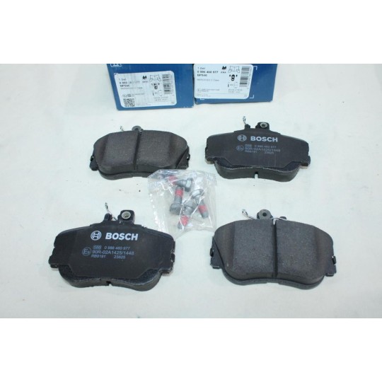 Lot 4 plaquettes de frein avant montage lucas Bosch BP546 0986460977 pour mercedes classe C W202 