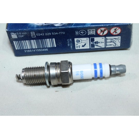 Lot 4 bougies allumage Bosch YR6DES 79160 0242140519 pour alfa romeo mito chevrolet aveo spark daihatsu sirion terios fiat 