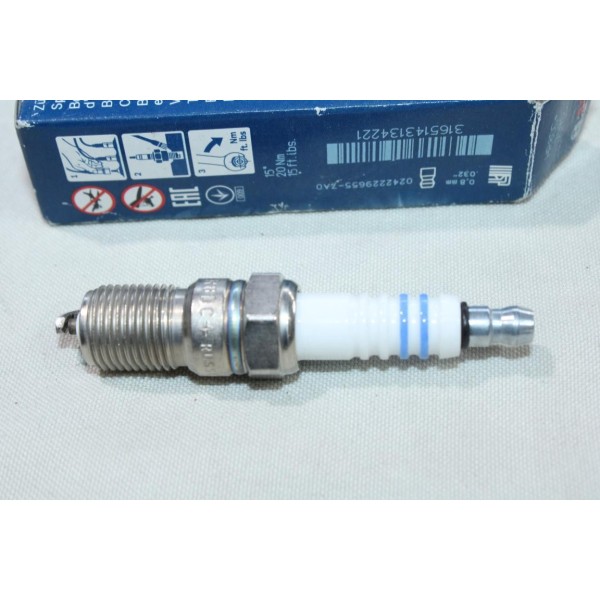 Jeu 4 bougies allumage Bosch HR8DC+ 7970 0242229655 pour mercedes 190 classe S SL G T1 T2 W201 W123 W124 W126 W461 W463 R107 