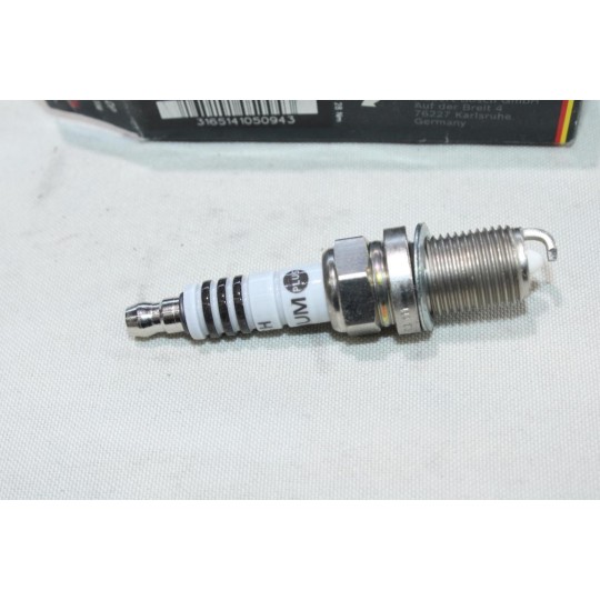 Lot 4 bougies allumage platinum Bosch FR7DP 4028 0242235556 pour alfa romeo 33 75 145 146 147 155 156 164 166 GTV spider audi 