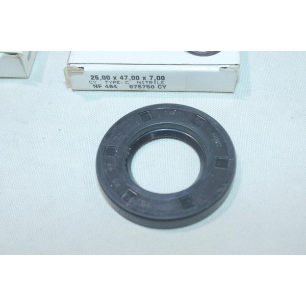 Joint spi torique 25x47x7 Payen 075750 CY NF484 