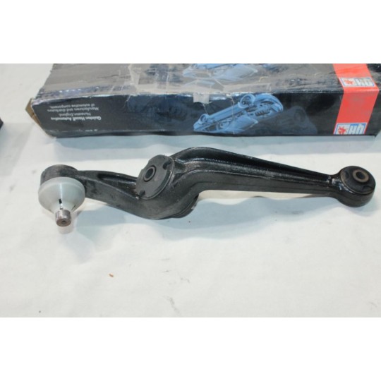 Triangle bras de suspension gauche Quinton Hazell QSJ1041S pour peugeot 309 