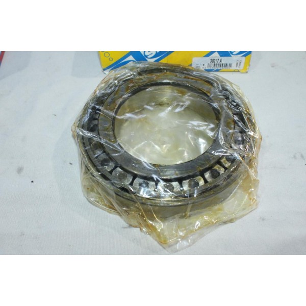 Roulement de roue SNR 30217.A pour MAN TGA TGM TGX TGS 