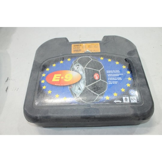 Lot 2 chaines neige Thule E9 N°030 pour pneu roue jante 155/80/12 165/70/12 165/65/13 145/80/13 155/70/13 175/60/13 135/80/14 