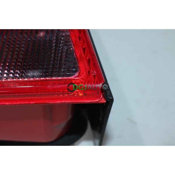 Feu lanterne arriere gauche (angle cassé minime) Hella 9EL963669-091* pour volkswagen bora partir de 1998
