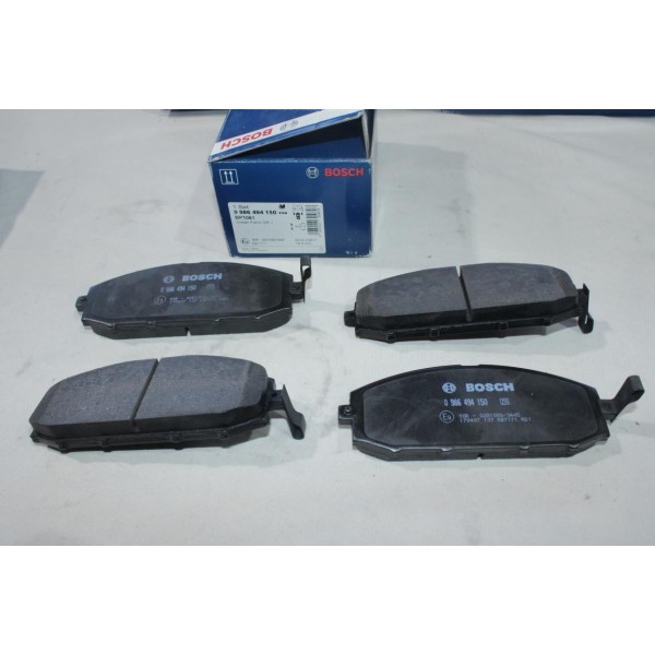 Lot 4 plaquettes de frein avant montage akebono Bosch BP1061 0986494150 pour nissan patrol Y61 Y62 