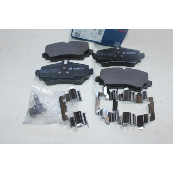 Lot 4 plaquettes de frein avant montage girling Bosch BP238 0986424469 pour mercedes classe A vaneo W168 W414 