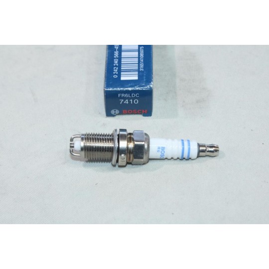 Jeu 4 bougies d'allumage Bosch FR6LDC 7410 0242240566 pour citroen xantia evasion XM fiat uno bravo marea lancia kappa Y 