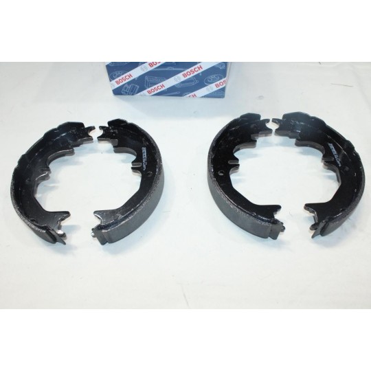 Jeu 4 machoires de frein arriere 215x45mm diametre Bosch BS947 0986487727 pour lexus GX toyota land cruiser prado sequoia 