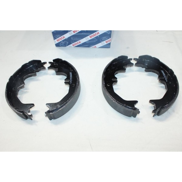 Jeu 4 machoires de frein arriere 215x45mm diametre Bosch BS947 0986487727 pour lexus GX toyota land cruiser prado sequoia 
