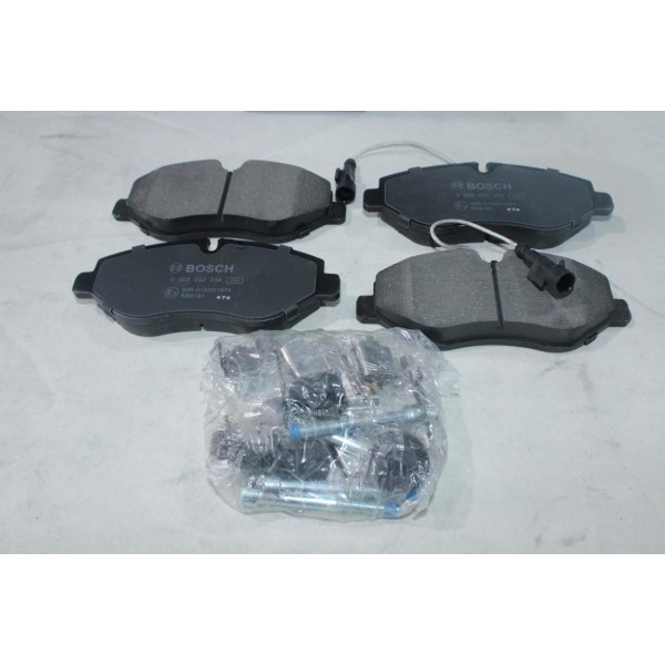 Lot 4 plaquettes de frein avant montage brembo Bosch BP1224 0986494334 pour nissan NT400 cabstar renault maxity 