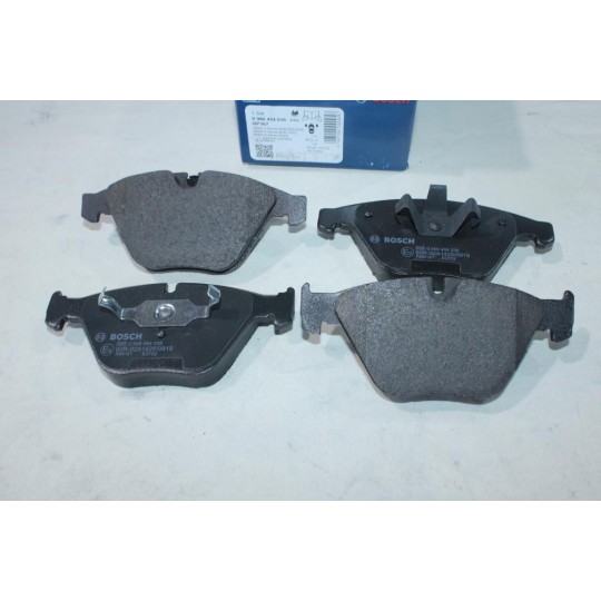 Lot 4 plaquettes de frein avant montage teves Bosch BP367 0986494036 pour BMW serie 1 3 5 6 7 Z4 et X1 E60 E61 E63 E64 E65 E66 