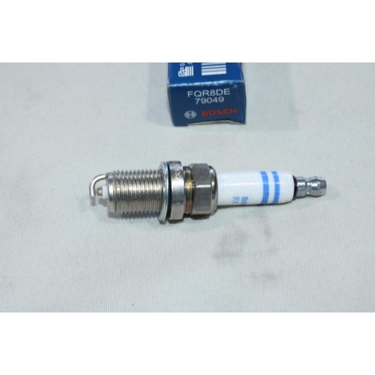 Lot 4 bougies allumage Bosch FQR8DE 79049 0242229724 pour mercedes classe A B W169 W245 A150 A160 A170 A180 A200 B150 B160 B170 