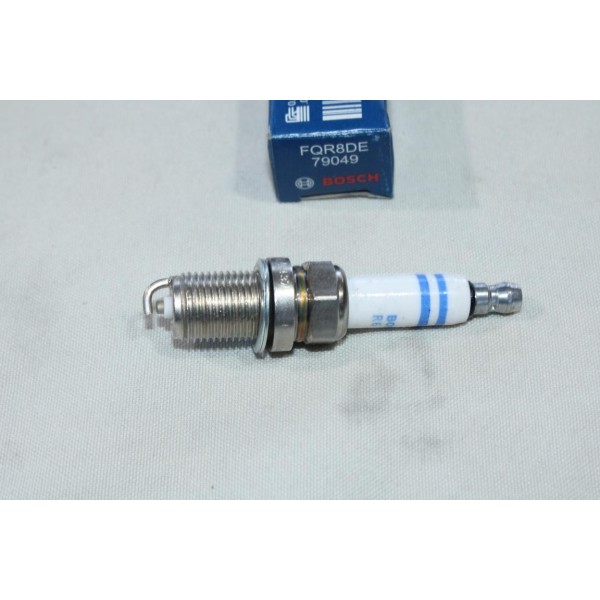 Lot 4 bougies allumage Bosch FQR8DE 79049 0242229724 pour mercedes classe A B W169 W245 A150 A160 A170 A180 A200 B150 B160 B170 