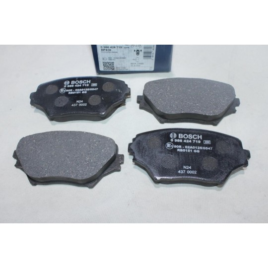 Lot 4 plaquettes de frein avant montage akebono Bosch BP430 0986424719 pour toyota RAV4 XA20 