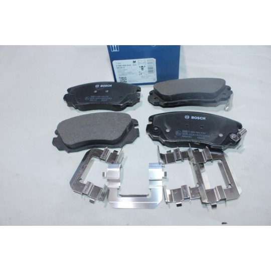 Jeu 4 plaquettes de frein avant montage mando Bosch BP2613 0986494632 pour opel insignia A saab 95 9-5 chevrolet malibu 