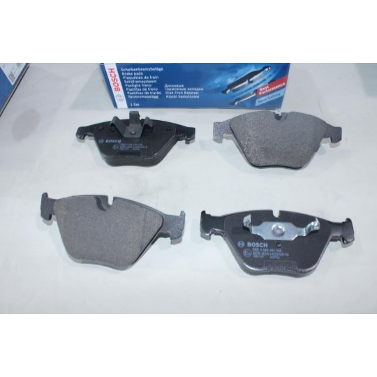 Jeu 4 plaquettes de frein avant montage teves Bosch BP367 0986494036 pour BMW serie 1 3 5 6 7 Z4 et X1 E60 E61 E63 E64 E65 E66 