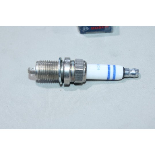 Lot 6 bougies allumage Bosch FQR8DE 79049 0242229724 pour mercedes classe A B W169 W245 A150 A160 A170 A180 A200 B150 B160 B170 