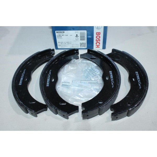 Jeu 4 machoires de frein arriere 186x20mm montage bosch Bosch BS938 0986487718 pour mercedes vito W639 W447 