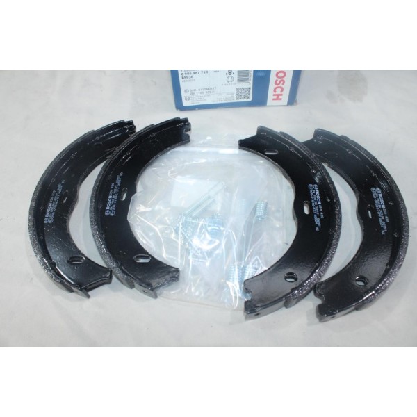 Lot 4 machoires de frein arriere 186x20mm montage bosch Bosch BS938 0986487718 pour mercedes vito W639 W447 